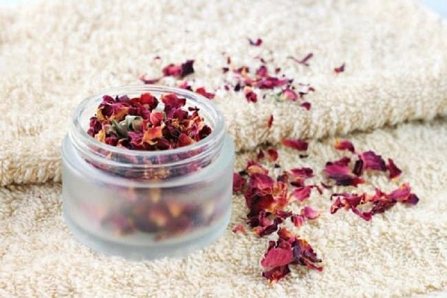 image of how to store dried rose petals properly