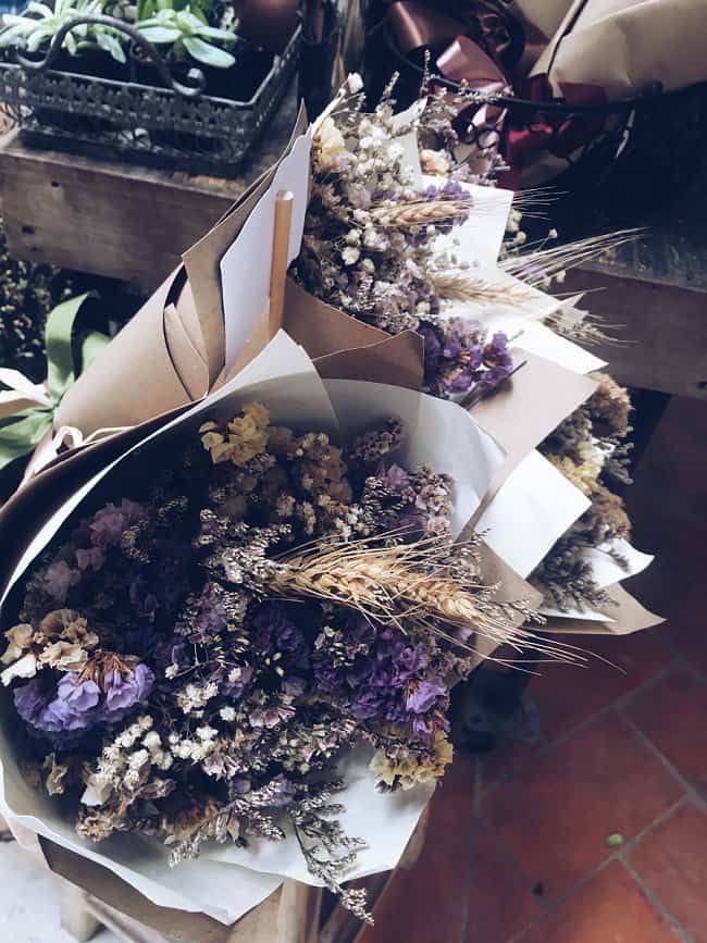 image of dried flower bouquet