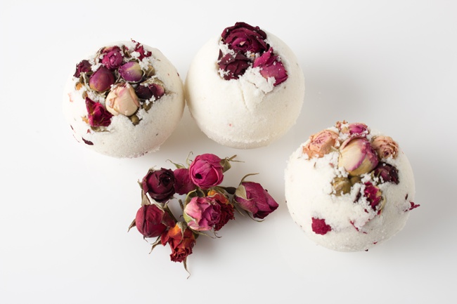 image of rose water bath
