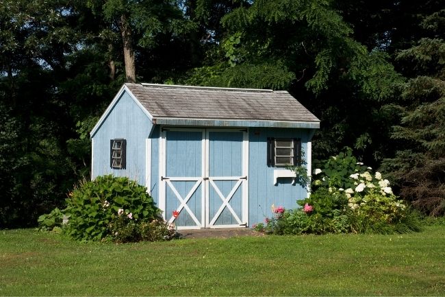 cute cottage style garden room 